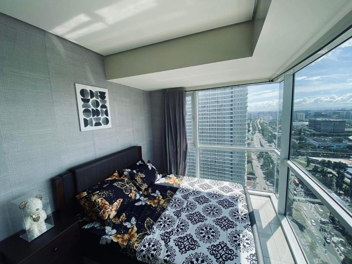 Deluxe Breeze Residences *